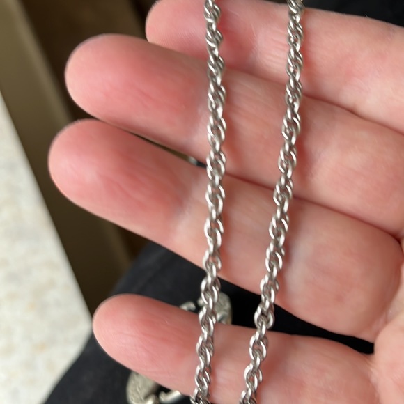 Pewter Canterbury cross necklace - Picture 4 of 7